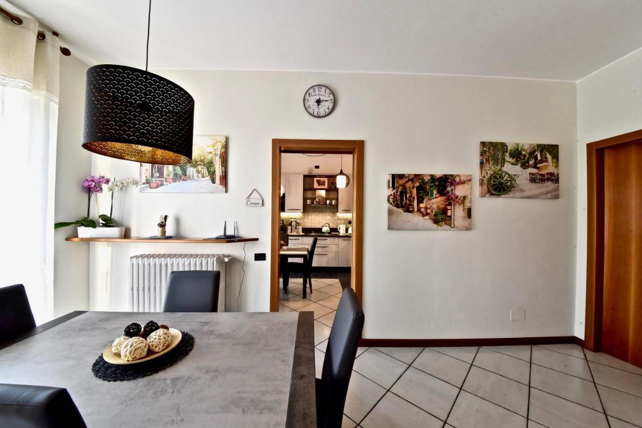 Modern Apartment Halfway Between Milan And Como Cogliate Exterior foto